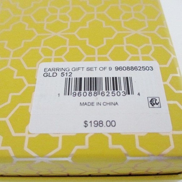 KENDRA SCOTT Earring Gift Set  in Gold - Picture 5 of 6